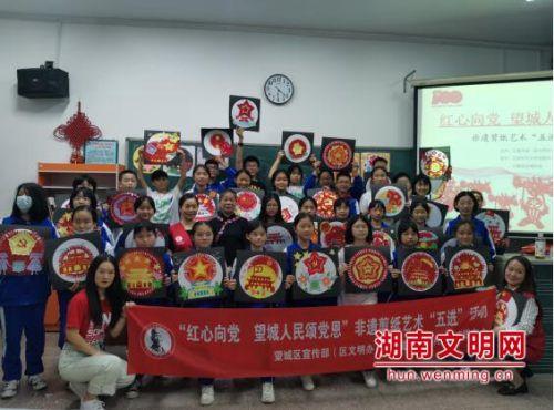 热门交流平台我的世界:最诡异的地图种子,地下竟有无限人工矿洞!,快来问答解惑!
